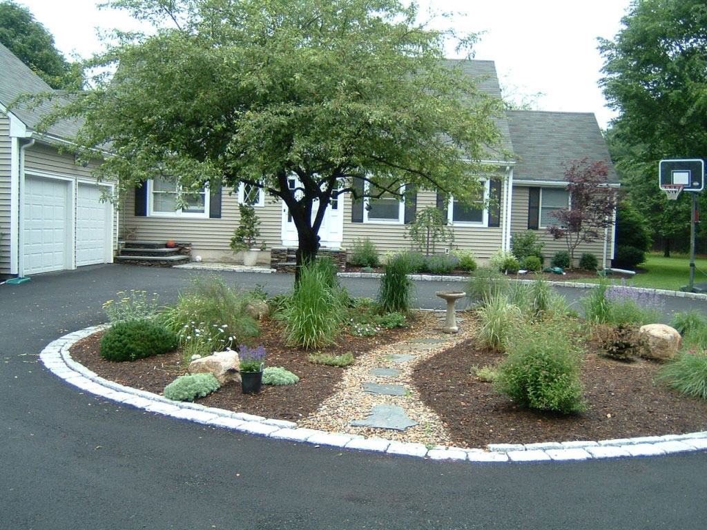 Circle Driveway Garden and Terrace - Terrascapes